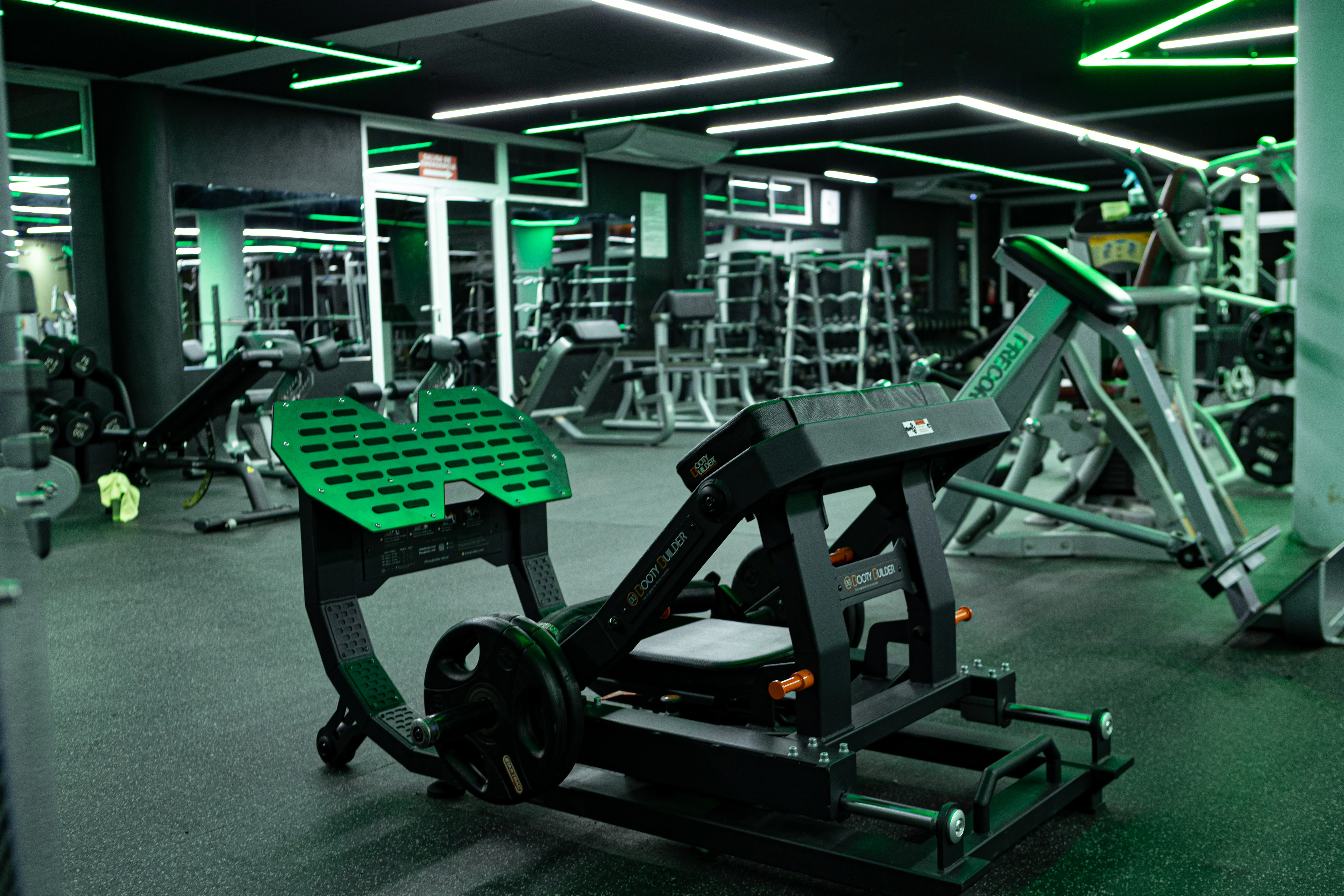 Gimnasio moderno WorkFit en Sosúa con equipamiento de alta gama